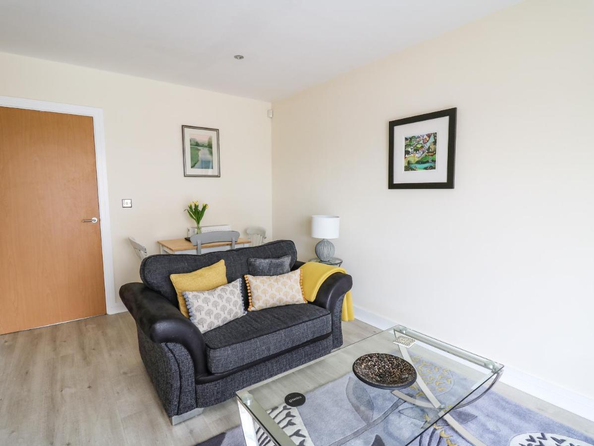 6 Erwr Brenhinoedd Villa Ammanford Exterior photo