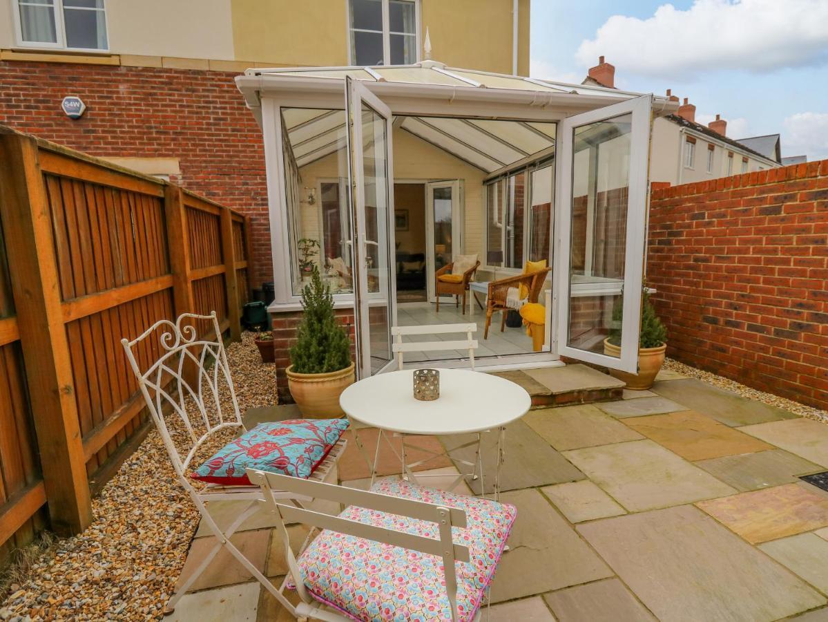 6 Erwr Brenhinoedd Villa Ammanford Exterior photo