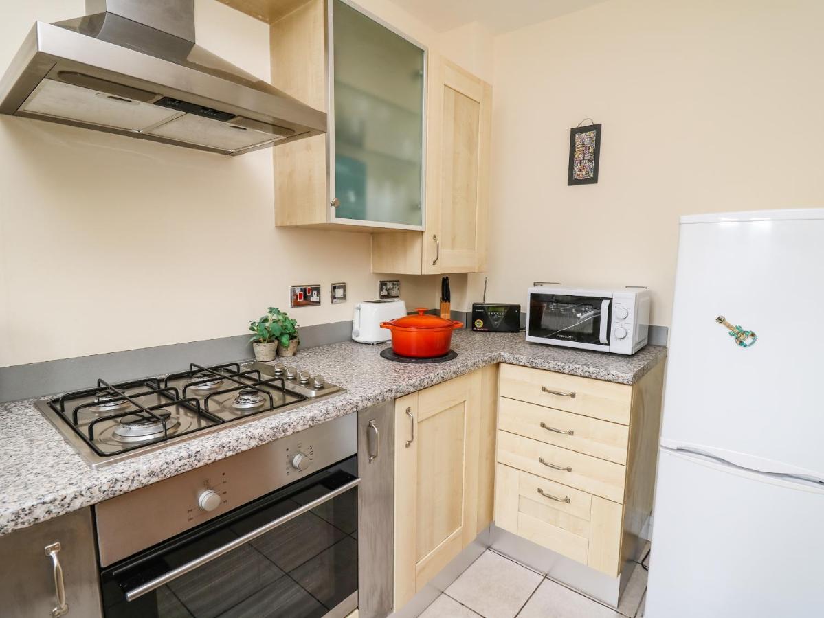 6 Erwr Brenhinoedd Villa Ammanford Exterior photo