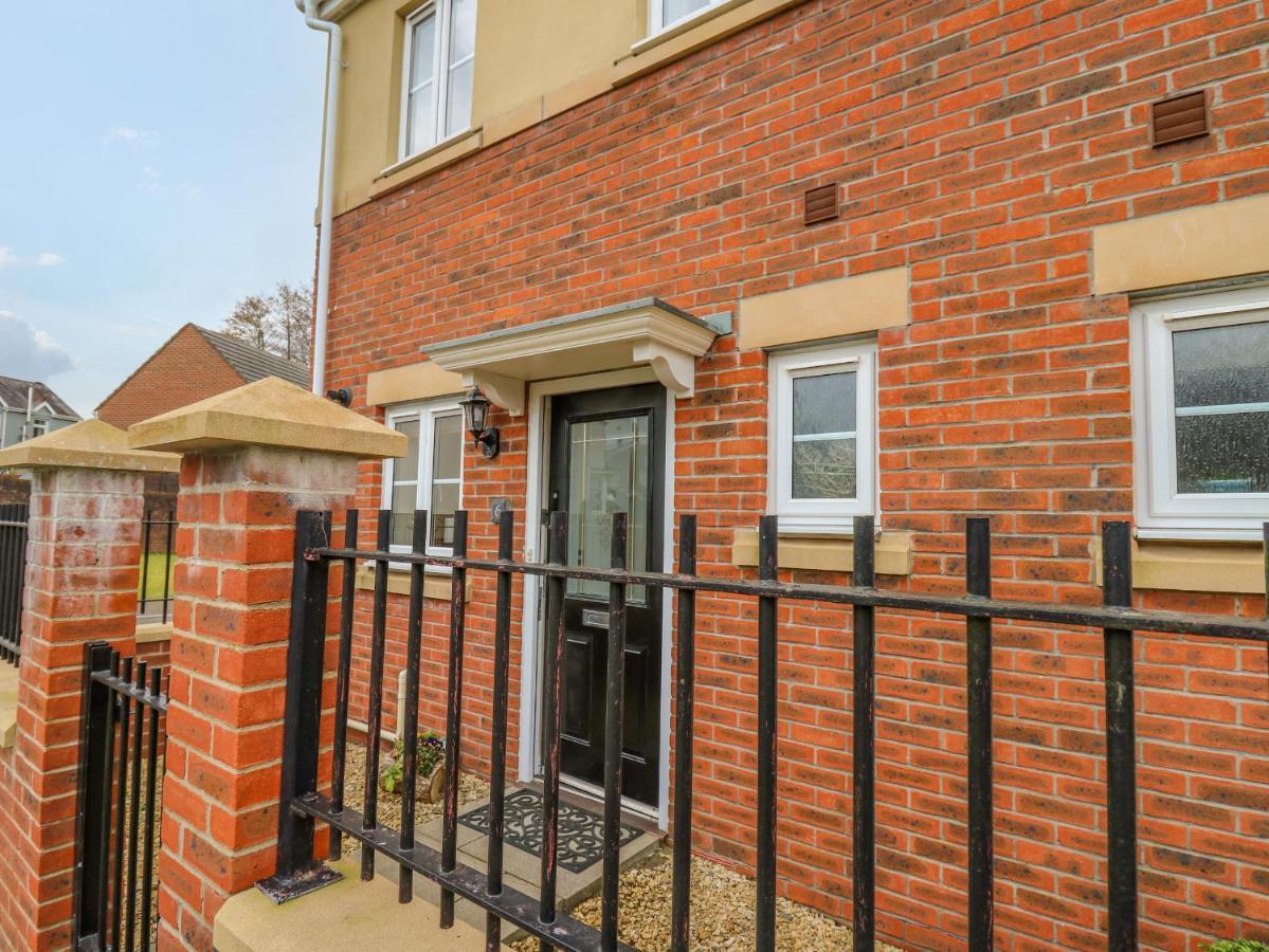 6 Erwr Brenhinoedd Villa Ammanford Exterior photo