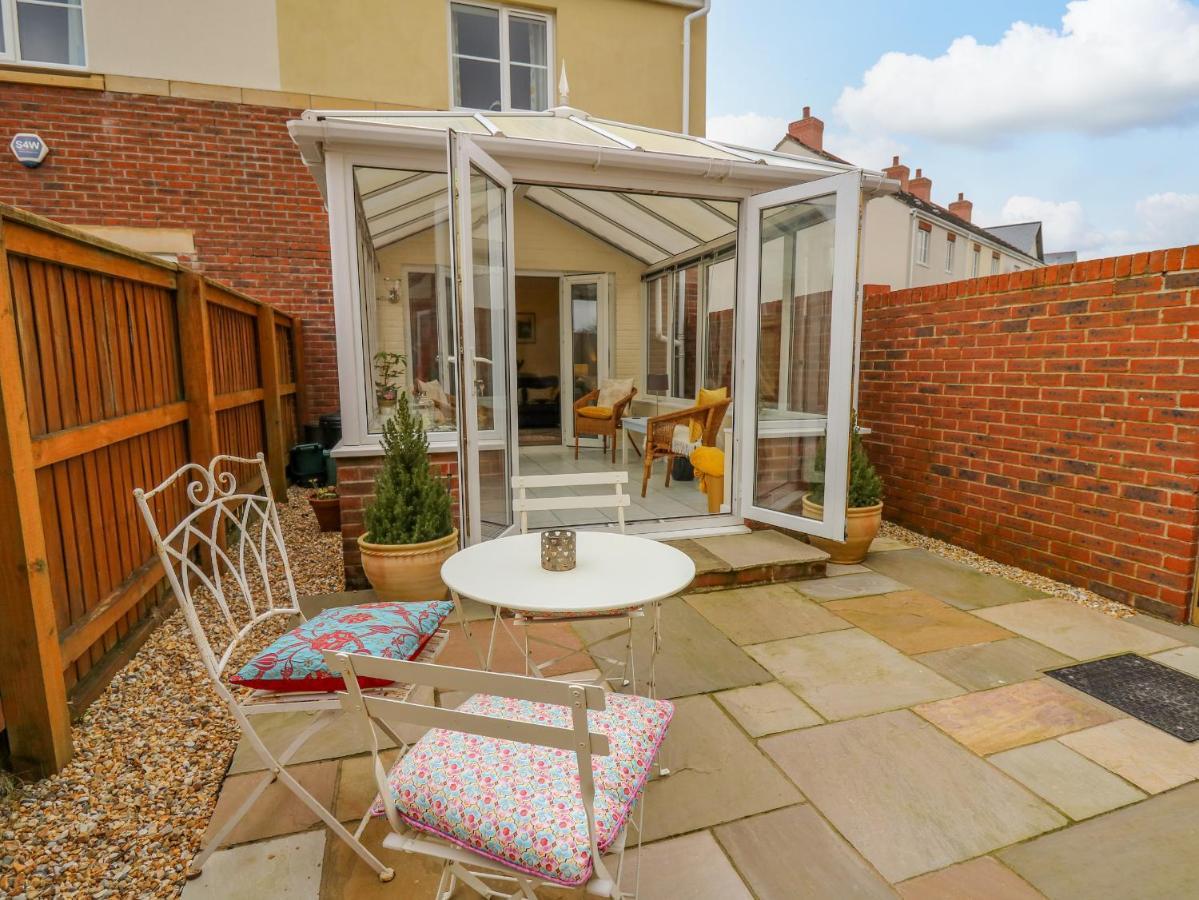6 Erwr Brenhinoedd Villa Ammanford Exterior photo